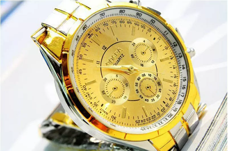 Мужские часы “Qvartz” по очень выгодной цене! Не пропустите
