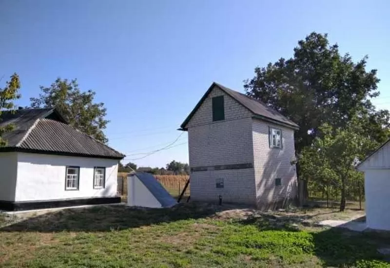 Продам старый дом в центре села Степанки,  18 км от города Черкассы. 4