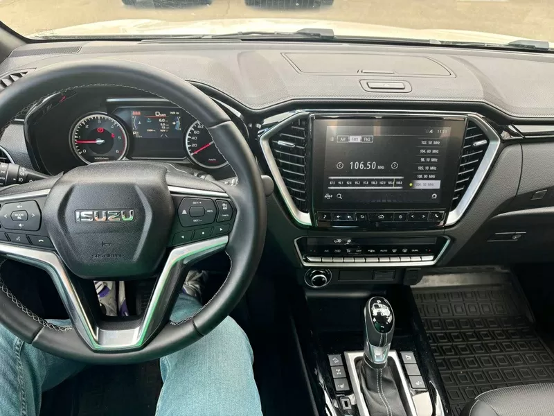 Повнопривідний пікап ISUZU D-MAX 2