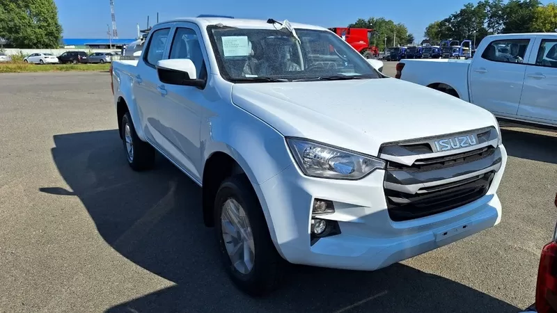 Повнопривідний пікап ISUZU D-MAX 5