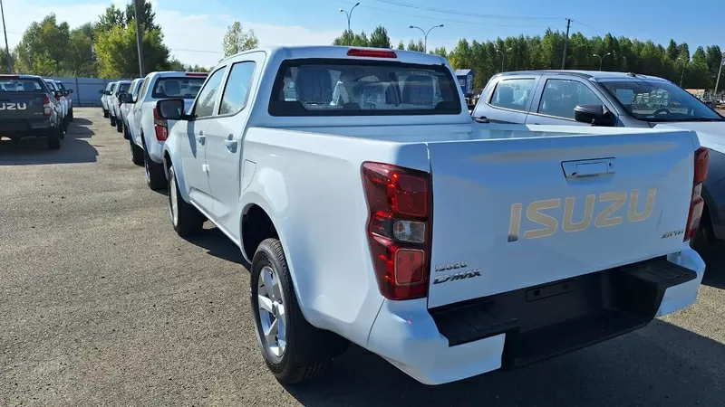 Повнопривідний пікап ISUZU D-MAX 4