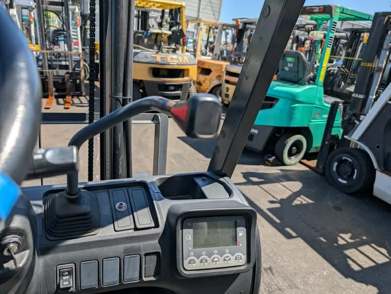 Газ-бензиновий навантажувач TCM (Nissan),  2021 року. Модель: FGE15T5 6